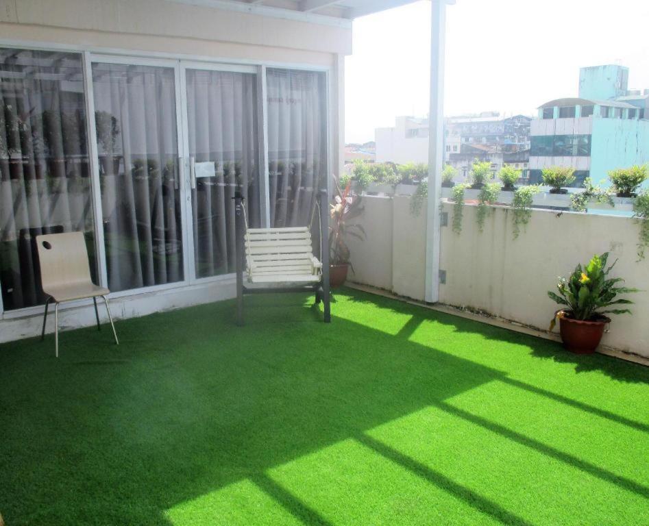 Holiday Season Motel Yangon Exterior photo